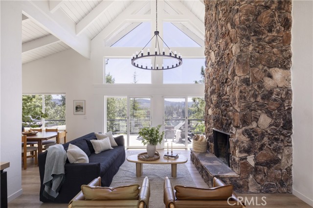 27792 West Shore Road, Lake Arrowhead CA: https://media.crmls.org/medias/c33abb09-a2db-404a-96b8-8bd54dfc250f.jpg