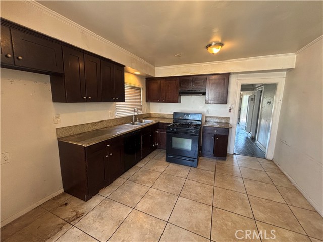 1339 W 66th Street, Los Angeles CA: https://media.crmls.org/medias/c33b0b32-b3ef-4fcb-87f6-e03684f90e32.jpg