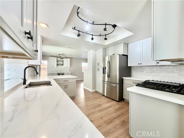 Detail Gallery Image 11 of 48 For 25211 Corte Sombrero, Murrieta,  CA 92563 - 4 Beds | 3 Baths