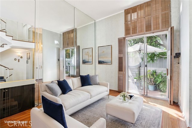 Detail Gallery Image 5 of 37 For 12390 Chandler Bld #J,  Valley Village,  CA 91607 - 3 Beds | 2/1 Baths