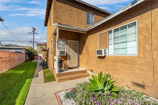 Detail Gallery Image 5 of 27 For 3409 Walnut Ave, Long Beach,  CA 90807 - 4 Beds | 2 Baths