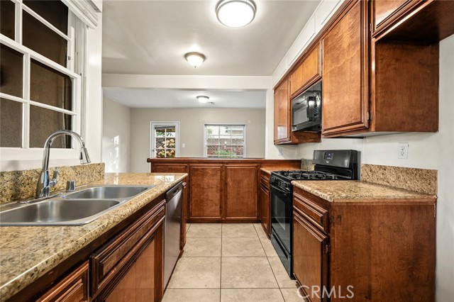 5715 Norwich, Van Nuys CA: https://media.crmls.org/medias/c33c6f73-6bad-4a6f-a0da-045c130ab81b.jpg