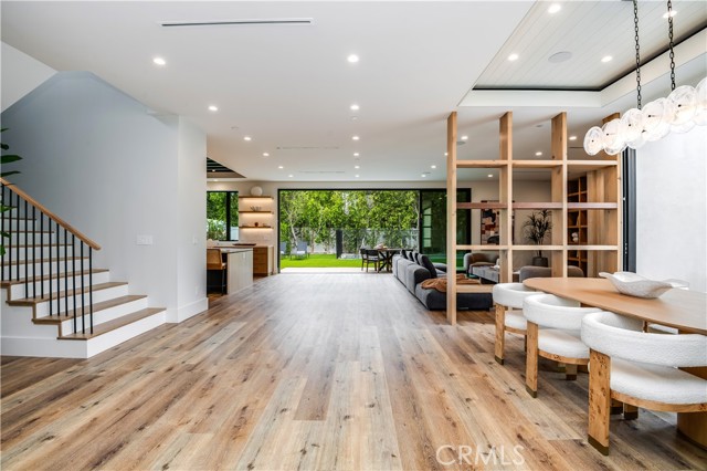 Detail Gallery Image 11 of 54 For 5929 Melvin Ave, Tarzana,  CA 91356 - 5 Beds | 6 Baths
