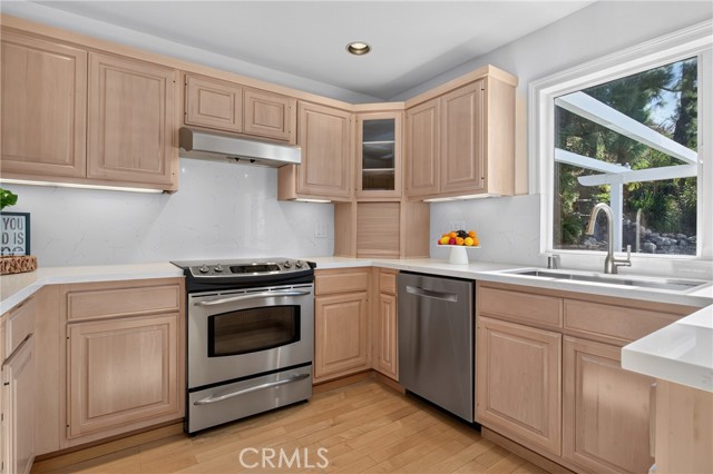 18658 Brymer Street photo 7