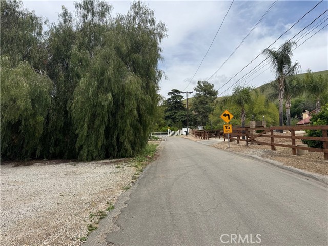 Detail Gallery Image 6 of 7 For 2327 Bonview Dr, Mentone,  CA 92359 - – Beds | – Baths