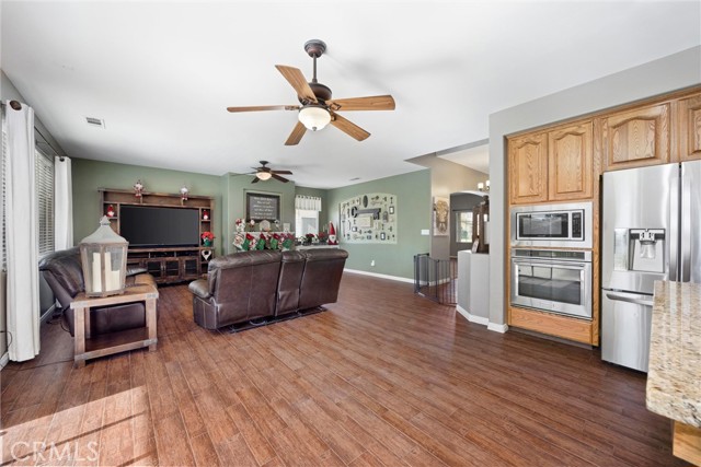 Detail Gallery Image 27 of 67 For 12809 Trafalgar Square, Bakersfield,  CA 93312 - 5 Beds | 3 Baths