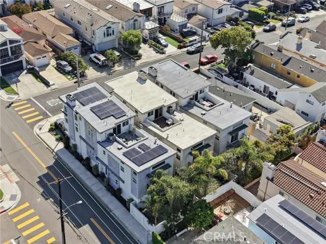 Detail Gallery Image 54 of 67 For 1745 Spreckels Ln, Redondo Beach,  CA 90278 - 3 Beds | 4/1 Baths