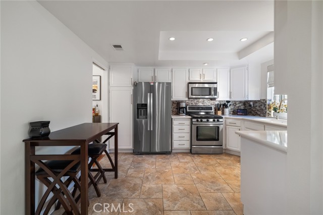 2037 Comstock Court, Palmdale CA: https://media.crmls.org/medias/c34145ed-cb33-4c9d-bee9-14daa367651c.jpg