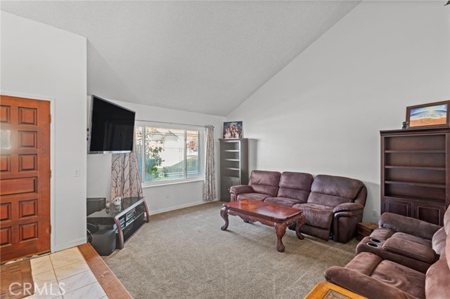 Detail Gallery Image 5 of 47 For 6801 Rycroft, Riverside,  CA 92506 - 4 Beds | 2/1 Baths