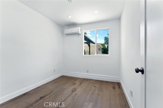 22723 Leonora Drive, Woodland Hills CA: https://media.crmls.org/medias/c34270a1-be5e-4bff-9ffd-01e93ae0a454.jpg