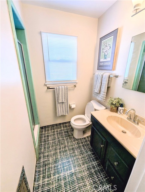 6831 Coronado Way, Riverside CA: https://media.crmls.org/medias/c3428d59-58d7-4a86-a6e7-3c2ae74f02f1.jpg