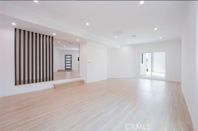 Detail Gallery Image 2 of 24 For 1346 N Stanley Ave #1,  Los Angeles,  CA 90046 - 4 Beds | 4/1 Baths