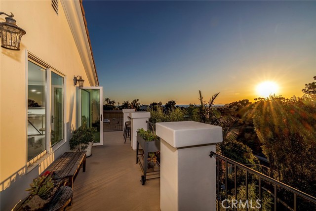 Detail Gallery Image 8 of 35 For 26361 via California, Dana Point,  CA 92624 - 4 Beds | 3/1 Baths