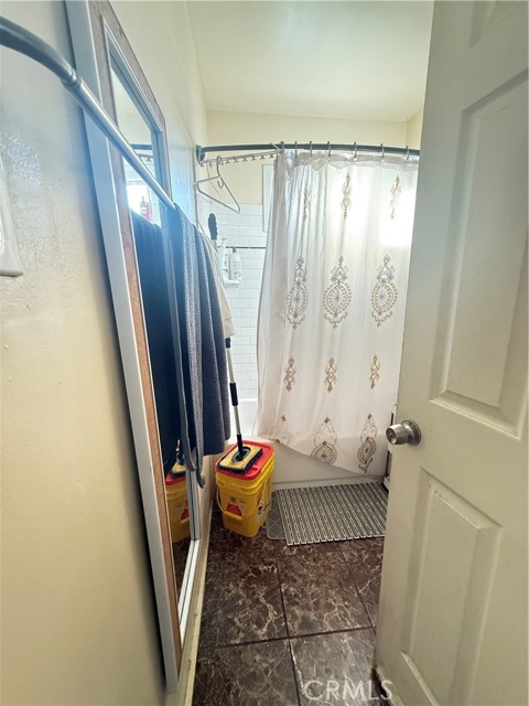 Detail Gallery Image 8 of 11 For 1963 E 111th St, Los Angeles,  CA 90059 - – Beds | – Baths