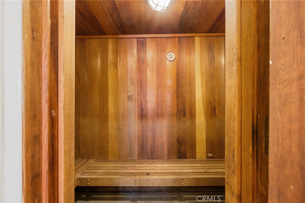 https://media.crmls.org/medias/c34393ff-cf10-4128-98ee-5409047ab7a7.jpg?preset=X-Large