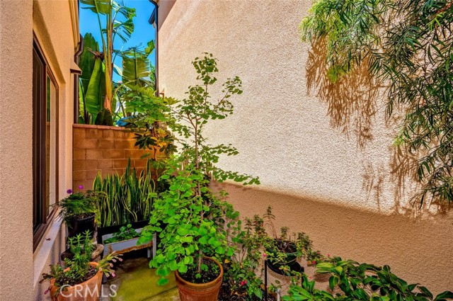 182 Firefly, Irvine CA: https://media.crmls.org/medias/c34430e0-ed05-42b0-a089-b1eb22d058e8.jpg