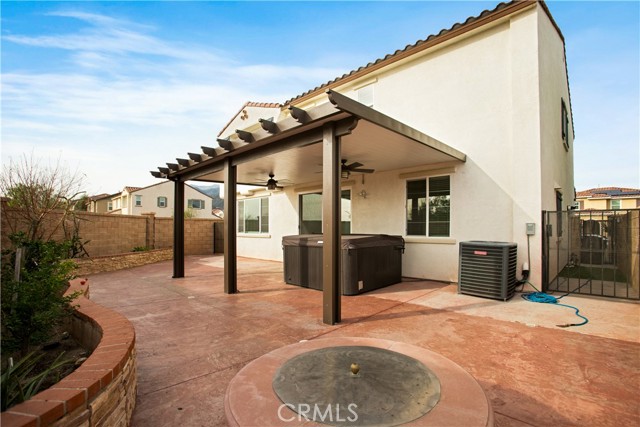 Detail Gallery Image 38 of 45 For 16995 Red Tail Ln, Fontana,  CA 92336 - 3 Beds | 2/1 Baths