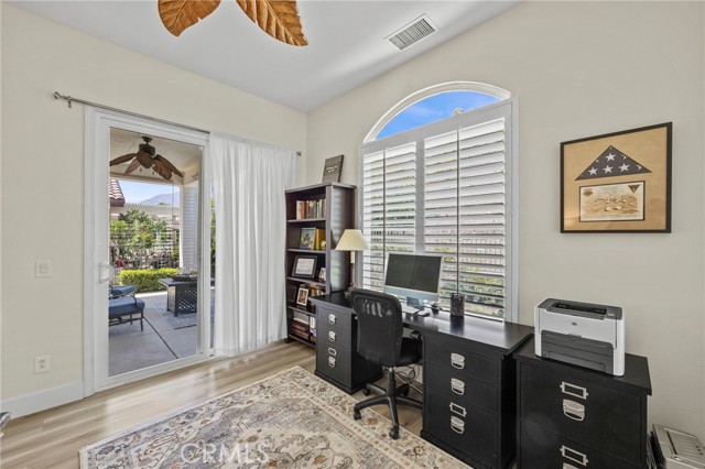 9121 Wooded Hill Drive, Corona CA: https://media.crmls.org/medias/c3455f52-8839-48e5-93f3-db5397a589a8.jpg