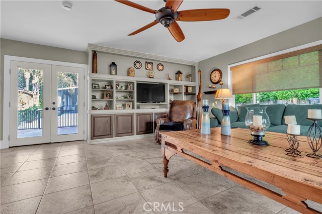 959 Rodeo, Fullerton CA: https://media.crmls.org/medias/c3458671-481c-4a01-b148-cb0cfa983156.jpg