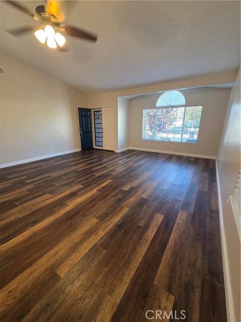 730 Black Oak Circle, Corona CA: https://media.crmls.org/medias/c34628c7-0efa-43c2-9f6f-4ec084dc7f35.jpg