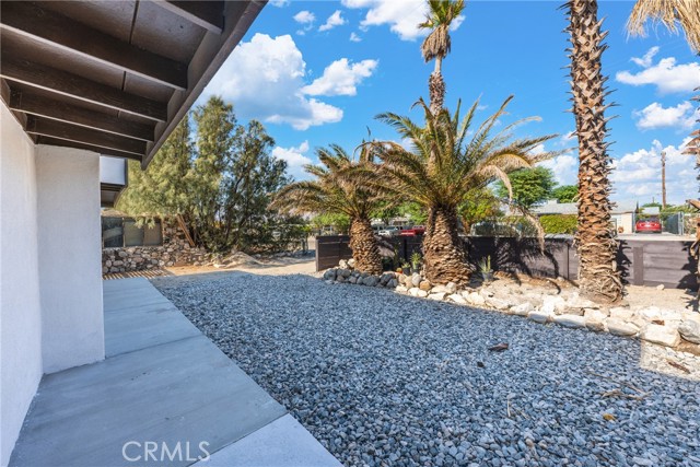 Detail Gallery Image 4 of 29 For 17102 Sanborn, North Palm Springs,  CA 92258 - 2 Beds | 2 Baths