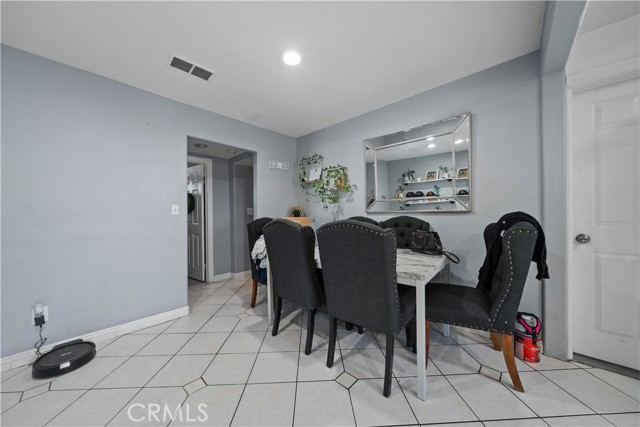 Image 18 of 60 For 930 Birch Street