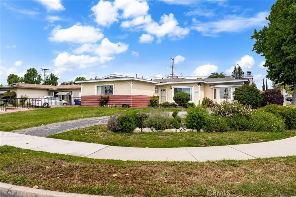 1320 W Flora Street