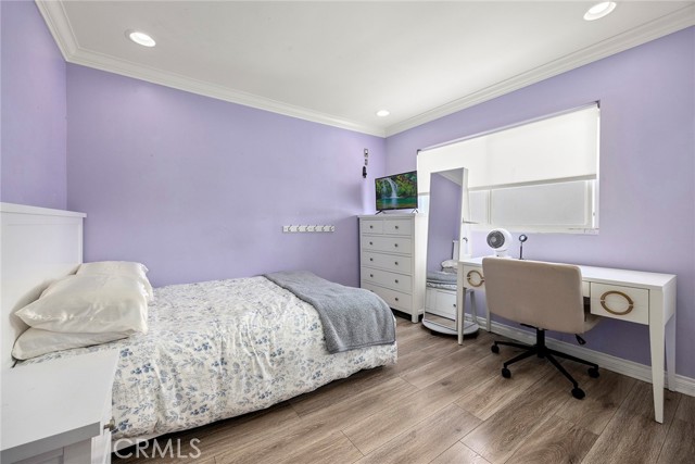9461 Pier Drive, Huntington Beach CA: https://media.crmls.org/medias/c3481928-d64b-4f8d-94b5-57483a0e21b7.jpg