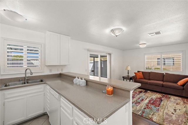 Detail Gallery Image 7 of 37 For 29228 Murrieta, Menifee,  CA 92586 - 2 Beds | 1 Baths