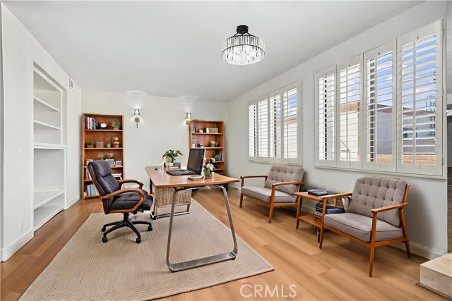 17140 Burbank, 207 photo 4