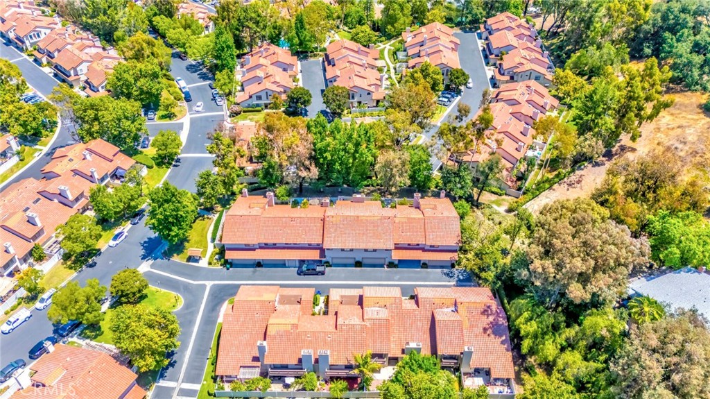 https://media.crmls.org/medias/c34a36e9-659f-4838-bb7e-f52ce79f2244.jpg?preset=X-Large