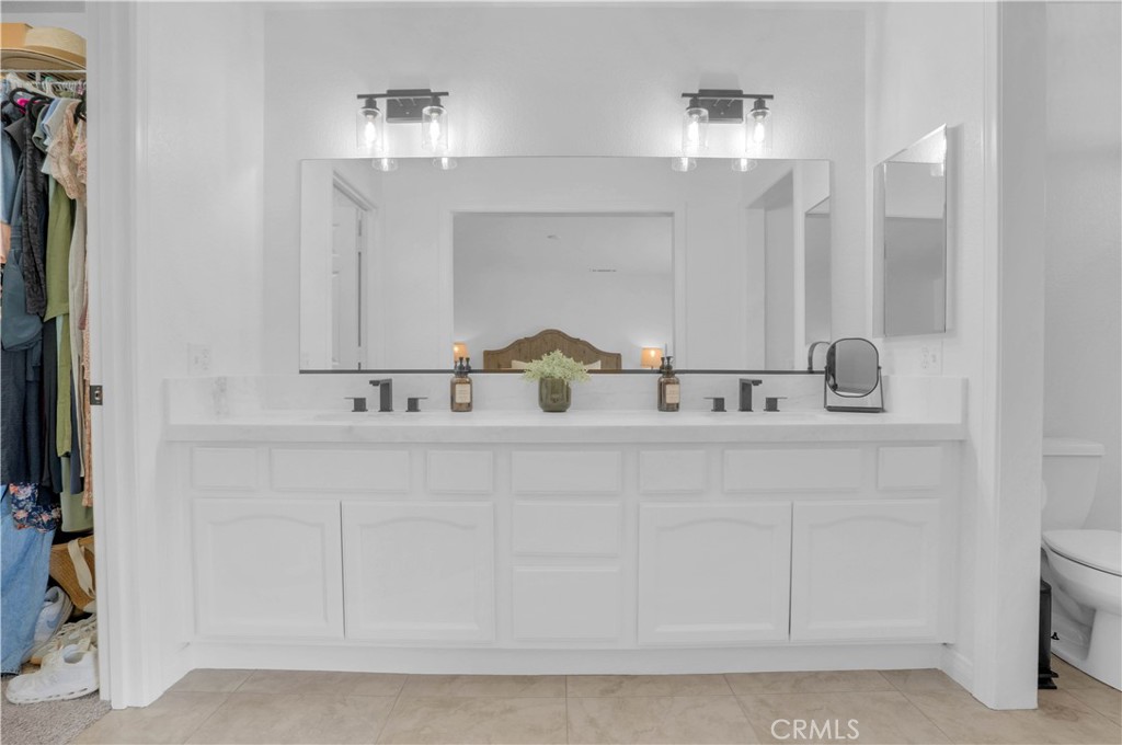 https://media.crmls.org/medias/c34aa1a2-177d-4832-abca-8e9bc0ea09e1.jpg?preset=X-Large