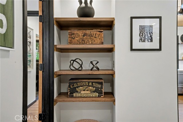 Detail Gallery Image 23 of 46 For 9701 Bothwell Road, Northridge,  CA 91324 - 4 Beds | 3/1 Baths