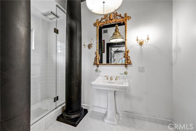 1215 Wentworth, Pasadena CA: https://media.crmls.org/medias/c34c43b8-d021-45d0-b887-67efa45b726d.jpg