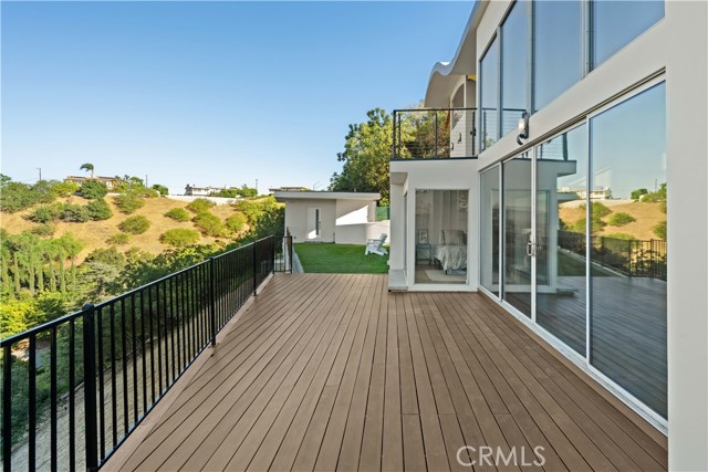3631 Sunswept Drive, Studio City CA: https://media.crmls.org/medias/c34c7e35-1238-430d-b389-c4c0f5925932.jpg