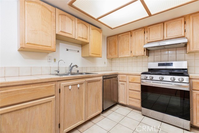 Detail Gallery Image 18 of 44 For 116 W Maple St #9,  Glendale,  CA 91204 - 3 Beds | 2 Baths