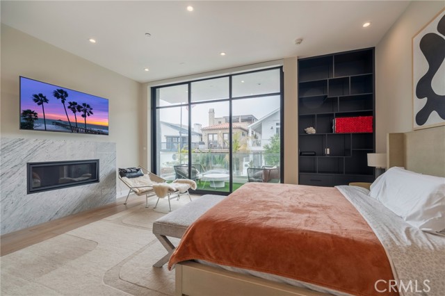 Detail Gallery Image 17 of 37 For 468 30th St, Manhattan Beach,  CA 90266 - 5 Beds | 5/1 Baths