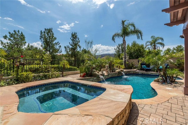 25808 Tennyson Lane, Stevenson Ranch CA: https://media.crmls.org/medias/c34d83fb-1bc4-41d3-ba4b-81d9f6715287.jpg