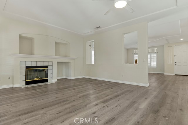 Detail Gallery Image 9 of 34 For 13261 via Del Lago, Victorville,  CA 92392 - 5 Beds | 3 Baths