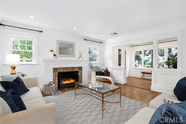 802 S Arroyo Boulevard, Pasadena CA: https://media.crmls.org/medias/c34dc8ca-e3d1-4e50-993c-3abc144b7fa8.jpg