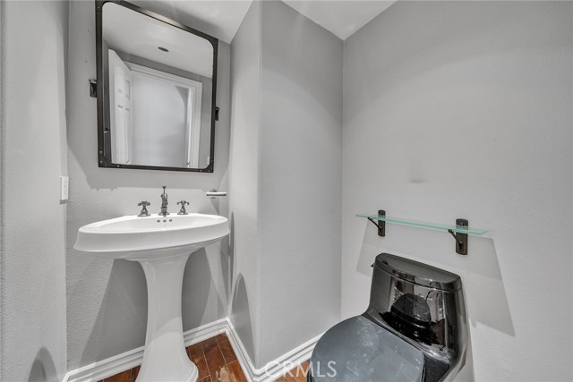 Detail Gallery Image 19 of 36 For 19 Momento, Irvine,  CA 92603 - 5 Beds | 4/1 Baths