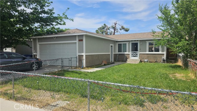 Detail Gallery Image 1 of 12 For 2325 Pecos Ct, Lancaster,  CA 93535 - 3 Beds | 2 Baths