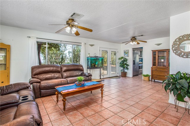 32272 Florida Avenue, Mentone CA: https://media.crmls.org/medias/c34e8f1a-d59c-40ea-90a9-8a69ff0a4979.jpg
