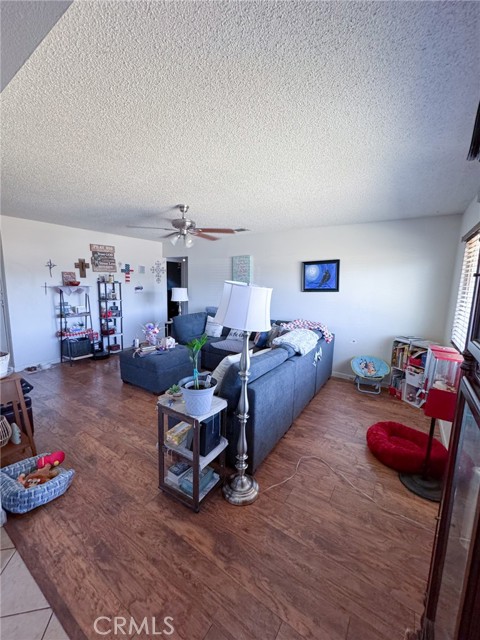 Detail Gallery Image 8 of 18 For 1140 Front St, Livingston,  CA 95334 - 3 Beds | 2 Baths