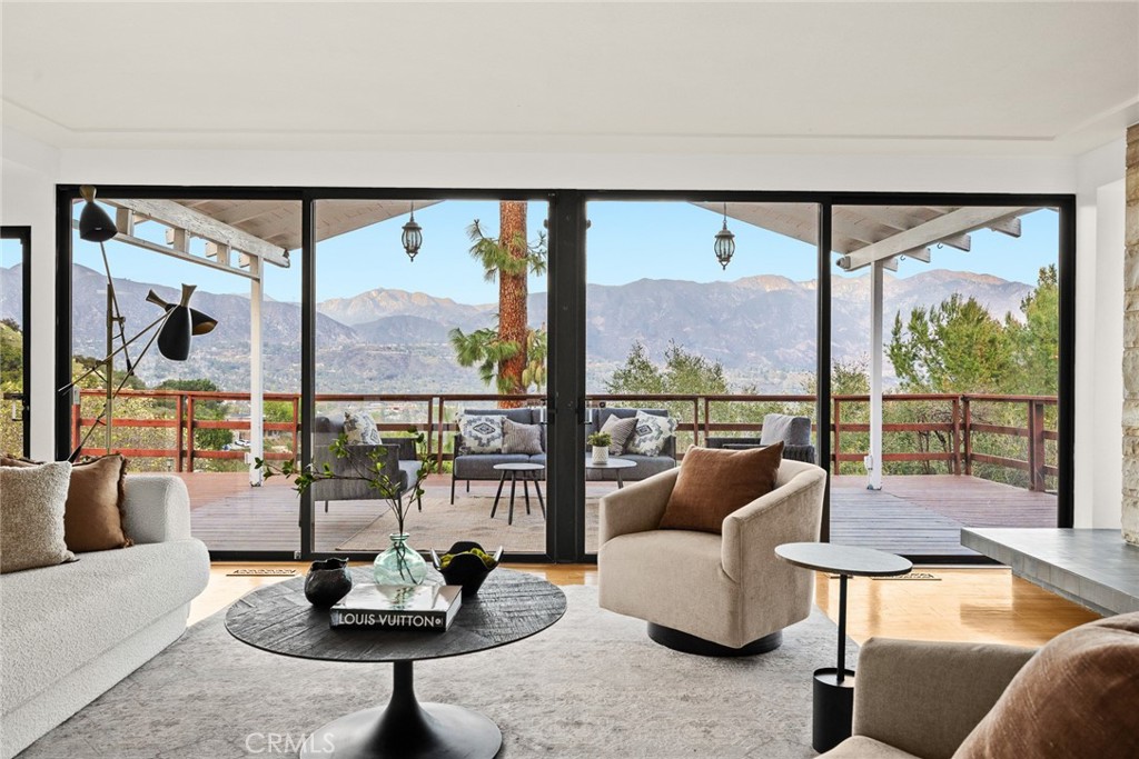 3845 Hampstead RoadLa Canada Flintridge img 1
