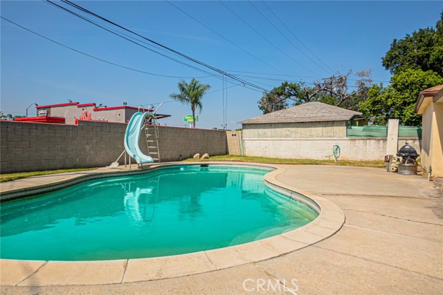 987 W 23rd Street, San Bernardino CA: https://media.crmls.org/medias/c34f55d3-0616-4363-b24f-795f134d6b66.jpg