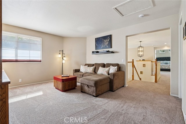 Detail Gallery Image 23 of 67 For 420 Somerset Cir, Corona,  CA 92879 - 5 Beds | 3 Baths