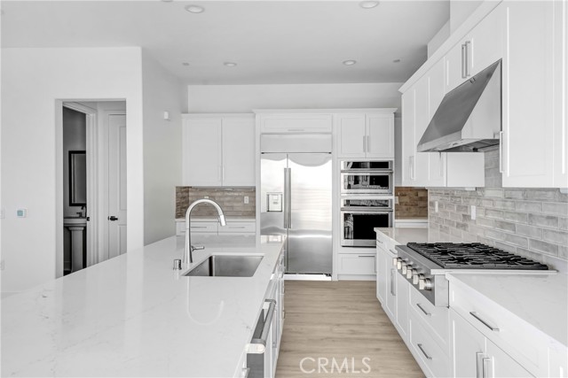 27409 Creekwood Lane, Valencia CA: https://media.crmls.org/medias/c34fc702-5784-456a-b5fb-7f038b33ab02.jpg