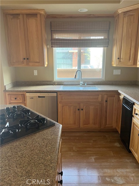 Detail Gallery Image 7 of 47 For 121 21st, Huntington Beach,  CA 92648 - 3 Beds | 4/1 Baths