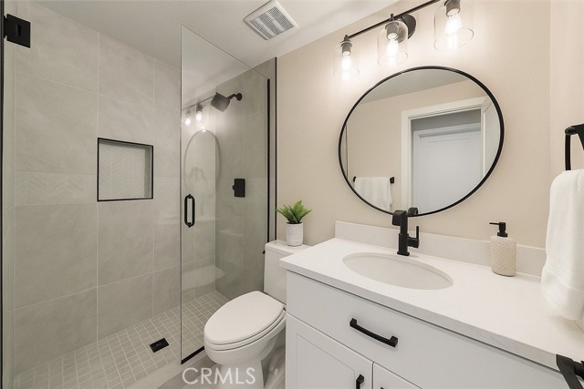 8838 Chatlake Drive, West Hills CA: https://media.crmls.org/medias/c3506574-2432-4f7f-8507-5f9f61ba1768.jpg
